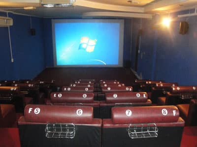 3D coffee shop - Phòng chiếu phim 3D